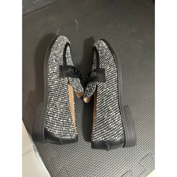 Cole Haan Stassi Chain Tweed Loafer Flat Slip On Black White Boucle Size 8.5 - Picture 7 of 8